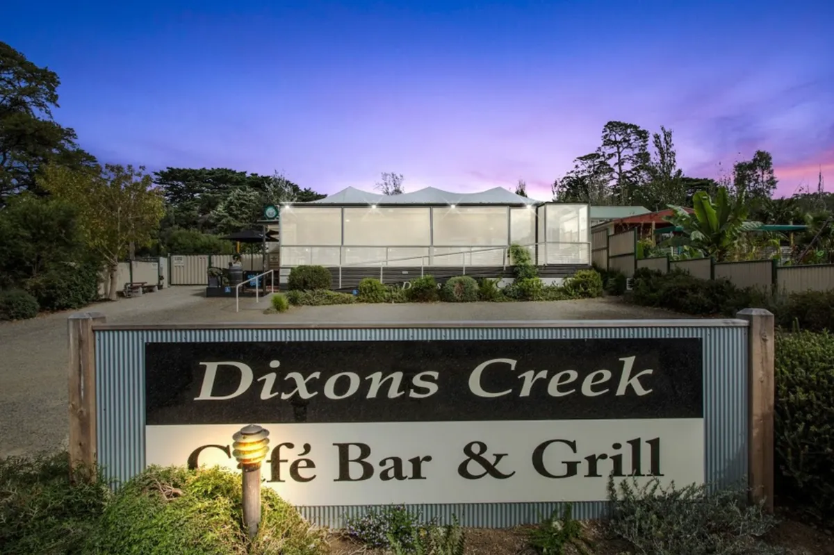 Dixons Creek