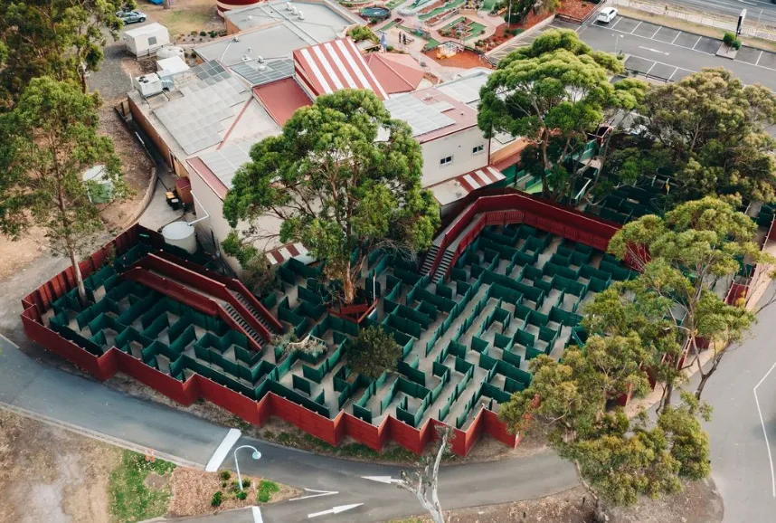 Giant Maze