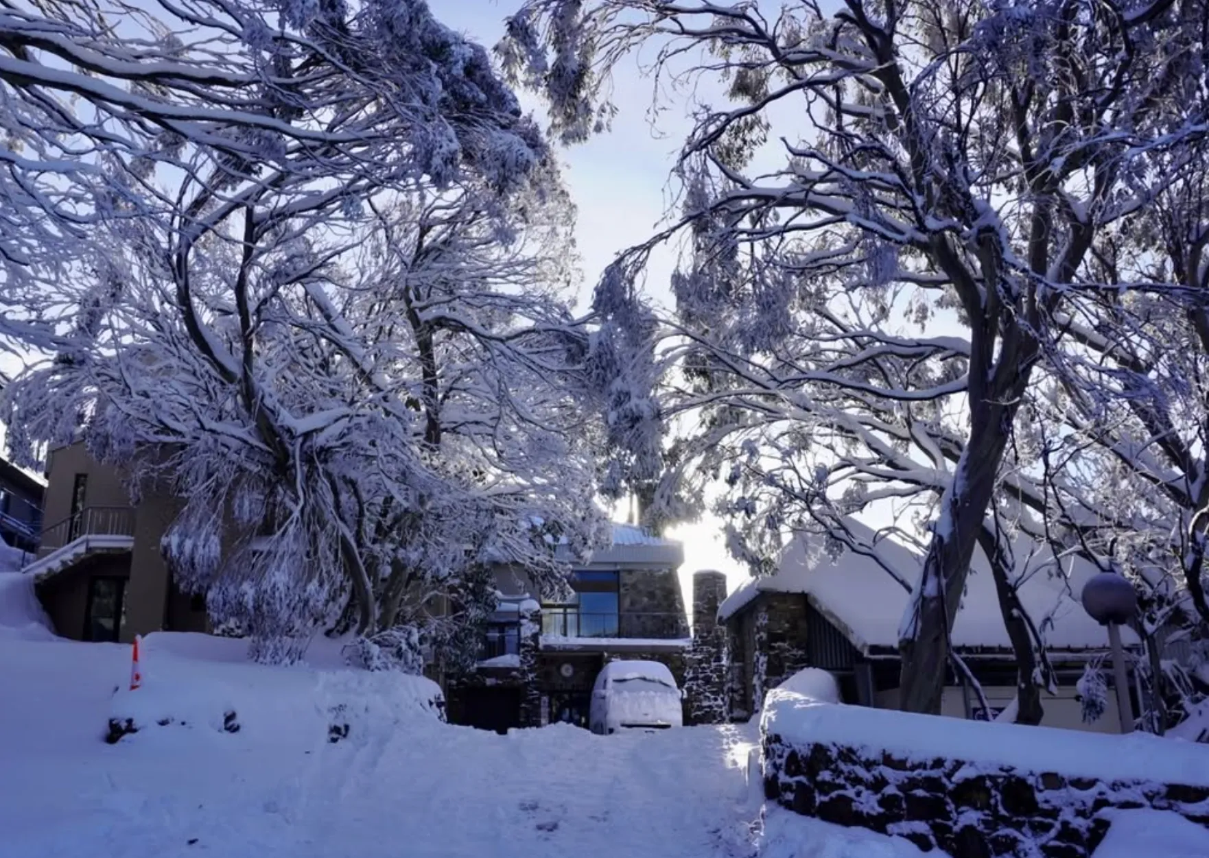 Luxury Snow Chalets & Hotels