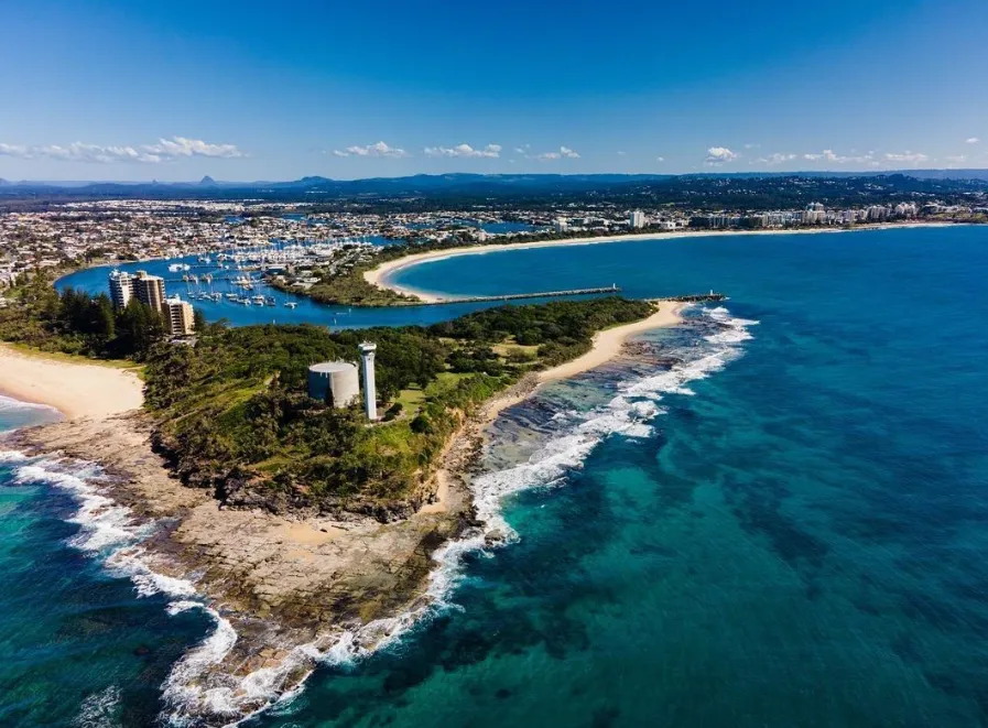 One can hike the Point Cartwright Loop