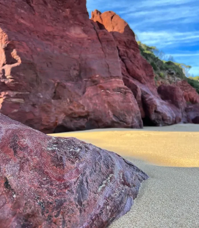 Red rocks beach