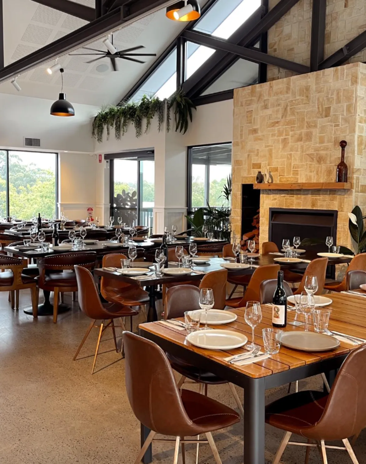 Scenic wine and dine